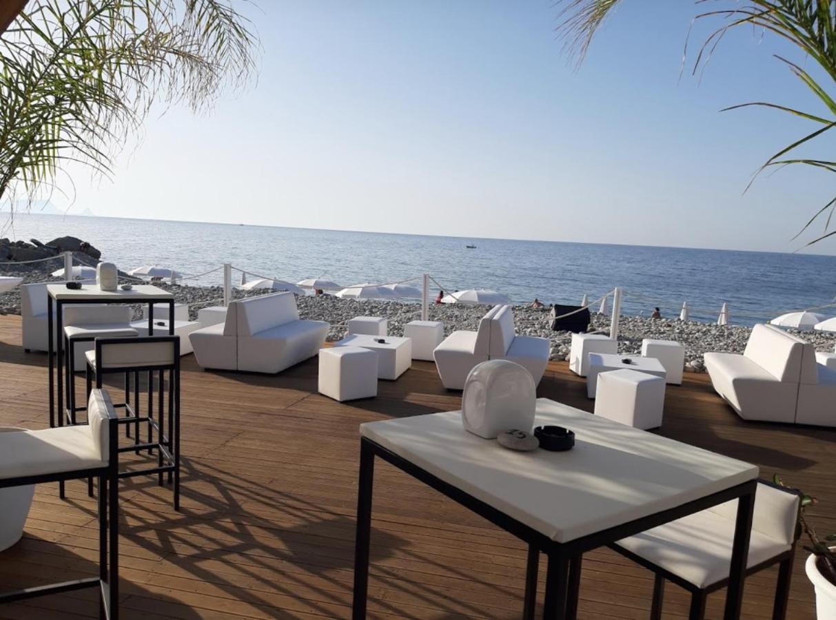 Il Gallo Di Eracle - Charming Suites & Rooms Термини-Имерезе Экстерьер фото